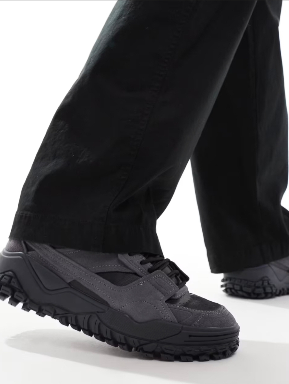 ellesse LSR Luxe 001 Athletic Shoes Black/Gray - EU 40/7.5M/9W